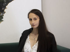 AdaMase - female with brown hair webcam at LiveJasmin