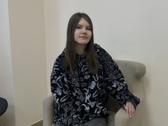 AdalynSmitt - female with brown hair webcam at LiveJasmin