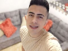 AdamBrowns - male webcam at LiveJasmin