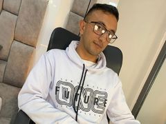 AdamHuntter - male webcam at LiveJasmin