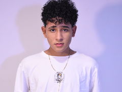 AdamTaylor - male webcam at LiveJasmin