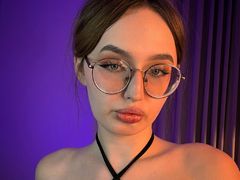 AdeLuna from LiveJasmin
