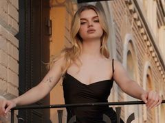 AdelBowman from LiveJasmin