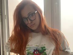 AdelFunn from LiveJasmin