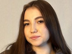 AdelaFallen - female with brown hair webcam at LiveJasmin