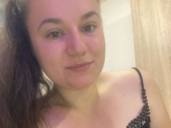 AdelaineMonroe - female with brown hair webcam at LiveJasmin