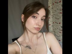 AdelinaBlis - female with brown hair webcam at LiveJasmin