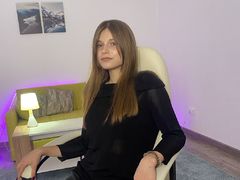 AdellaPeacy from LiveJasmin