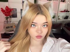 AdellleCartier - blond female webcam at LiveJasmin