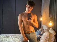 AdrianMorelli - male webcam at LiveJasmin