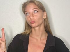 AdrianeGreiber from LiveJasmin