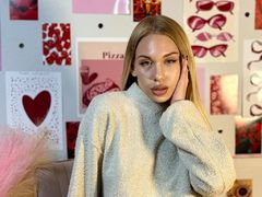 AdrianneOsbment from LiveJasmin