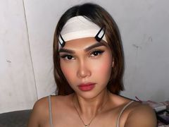 AeverySimoan - blond shemale webcam at LiveJasmin