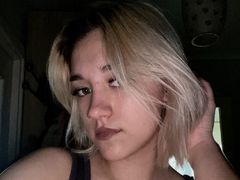 CateCrissey - blond female webcam at LiveJasmin