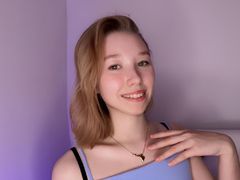 AgathaMason - blond female webcam at LiveJasmin