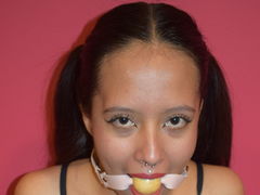 AgathaStars - female with black hair webcam at LiveJasmin