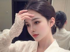 AgelaHui - female with black hair and  big tits webcam at LiveJasmin