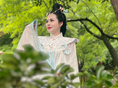 AgelaHui - female with black hair and  big tits webcam at LiveJasmin