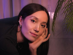 AgnesCranberry - female with brown hair and  big tits webcam at LiveJasmin