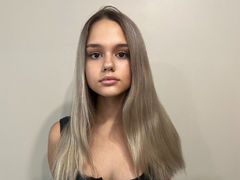 AgnesFord - blond female webcam at LiveJasmin