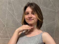 AgnesPassero - blond female webcam at LiveJasmin