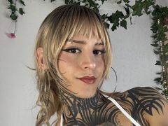 Ahmaniah - blond shemale webcam at LiveJasmin