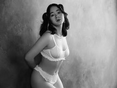 AislyFollin from LiveJasmin