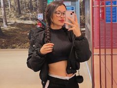 AkiraFlorez - female with black hair webcam at LiveJasmin