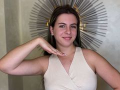 AkiraHalls - female with brown hair webcam at LiveJasmin