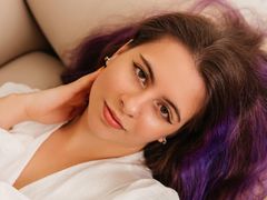 AkiraHalls - female with brown hair webcam at LiveJasmin