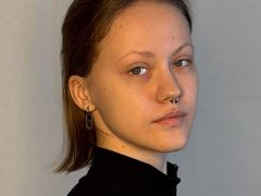 AlainaCaveness from LiveJasmin