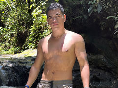 AronMillers - male webcam at LiveJasmin
