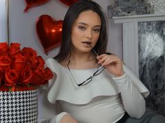 AldaMerini - female with black hair webcam at LiveJasmin