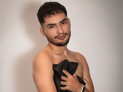AleekRuiz - male webcam at LiveJasmin