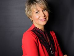 AleksHahder - blond female webcam at LiveJasmin