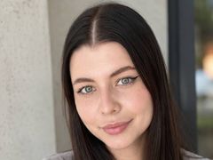 AleshiaLeviston - female with brown hair webcam at LiveJasmin