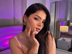 AlessiaRou - female with brown hair webcam at LiveJasmin