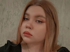 AlexaBratz - blond female webcam at LiveJasmin