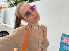 AlexaHarmon - female with brown hair webcam at LiveJasmin