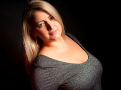 AlexaUShine - blond female with  big tits webcam at LiveJasmin