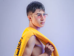 AlexanderCollman - male webcam at LiveJasmin