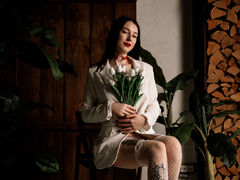 AlexiaHiggins - female with brown hair webcam at LiveJasmin