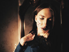 AliceBloomX - female with black hair webcam at LiveJasmin