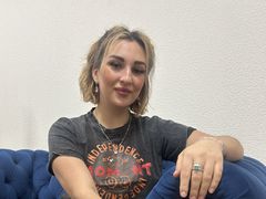 AliceCutter from LiveJasmin