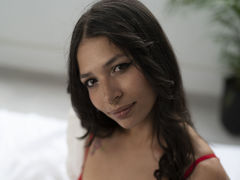 AliceFloyd - female with brown hair webcam at LiveJasmin