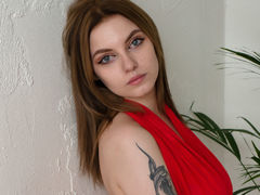 AliceGilbert - female with brown hair and  big tits webcam at LiveJasmin
