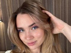 AliceGondalis - female with red hair webcam at LiveJasmin