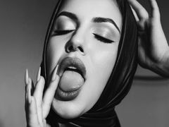 LightSoull - female with brown hair webcam at LiveJasmin