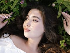 AliceLane - female with brown hair webcam at LiveJasmin