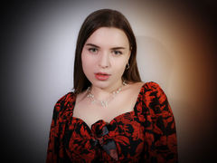 AliceLiador - female with brown hair webcam at LiveJasmin